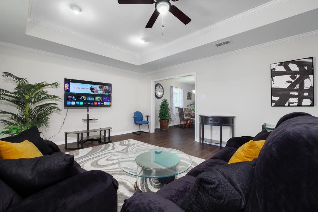 Photo of Livingroom in Daphne