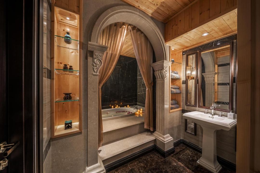 Photo of Bathroom in Old Quarter