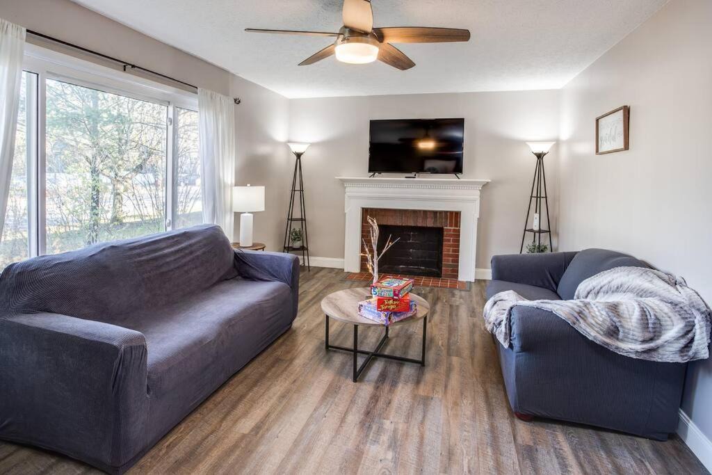 Photo of Livingroom in East Rochester