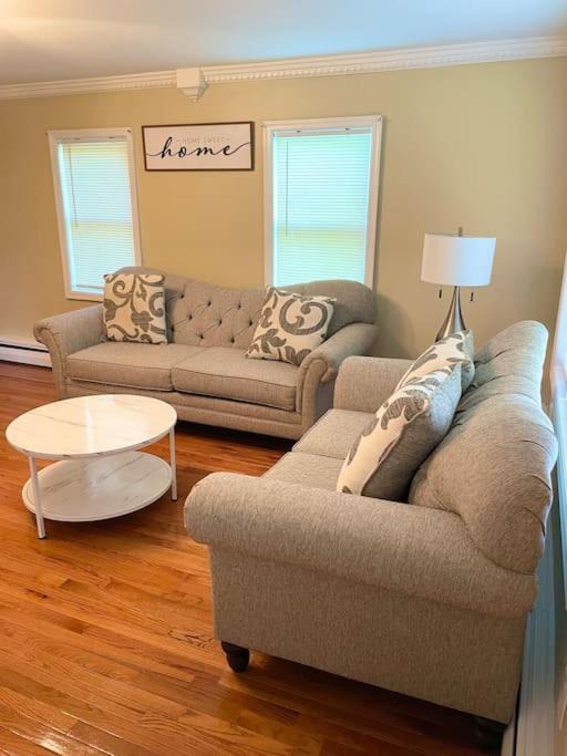 Photo of Livingroom in Montague