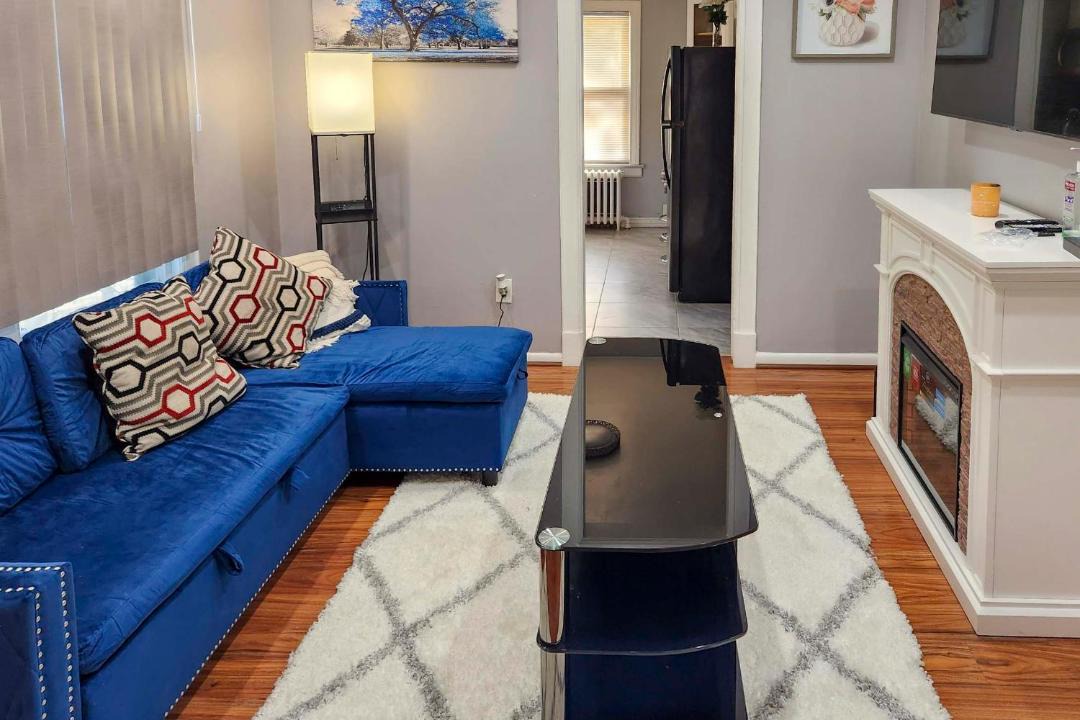 Photo of Livingroom in Teaneck