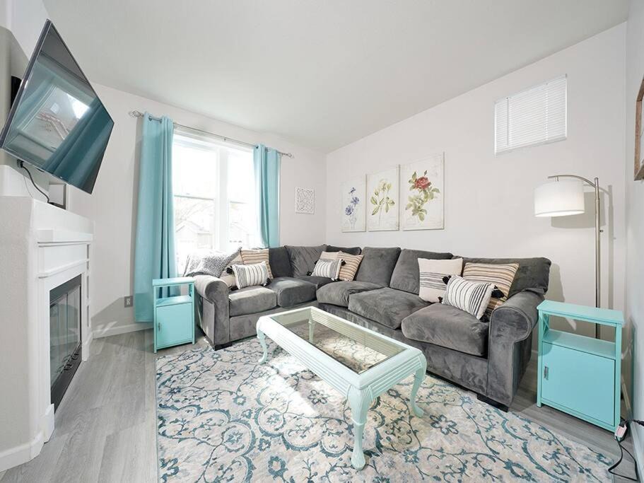 Photo of Livingroom in Rancho Santa Margarita