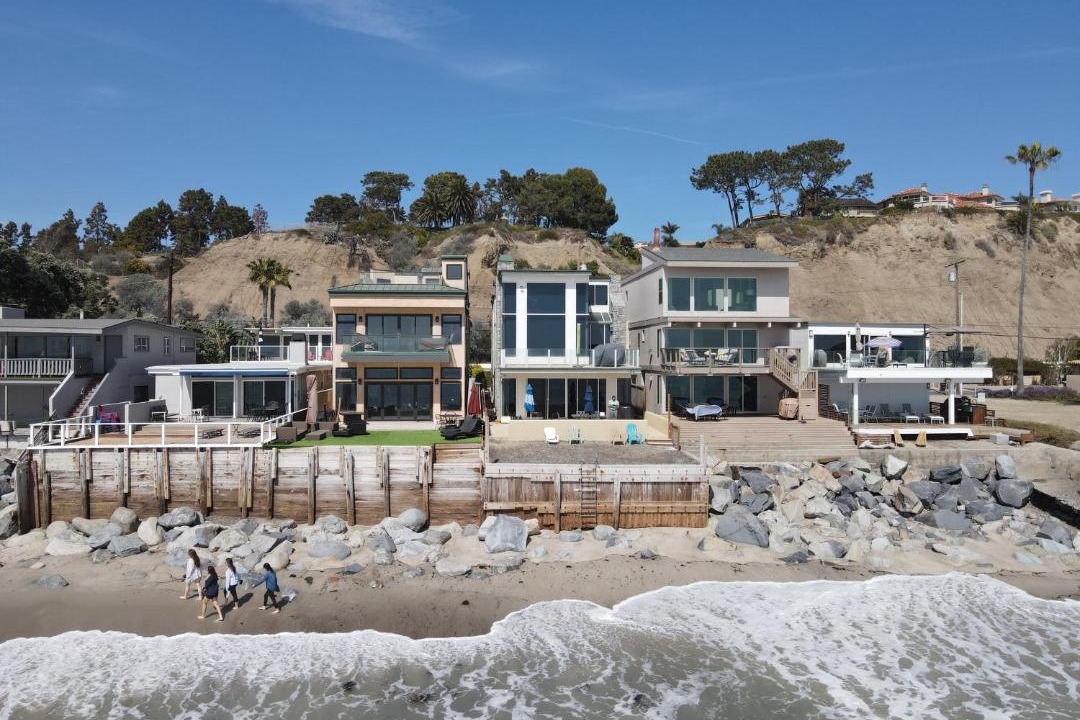 Photo of Buildings in Capistrano Beach