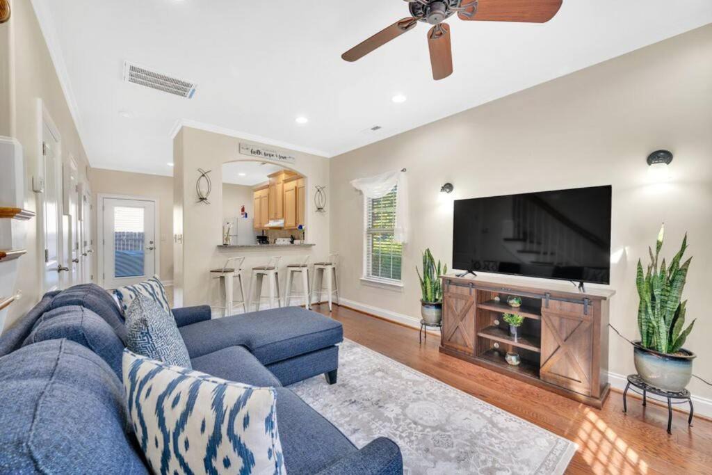Photo of Livingroom in Concord