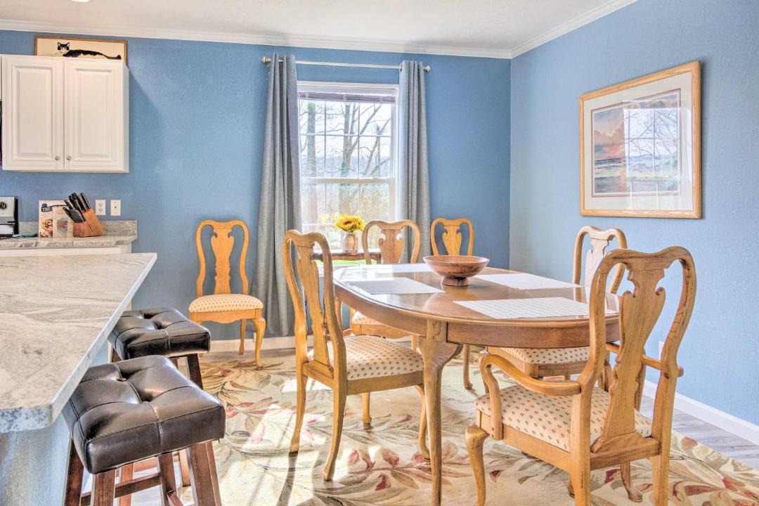Photo of Livingroom in Tuxedo