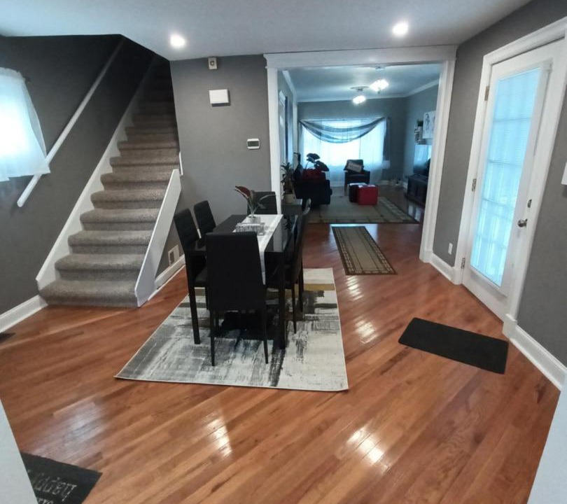 Photo of Livingroom in Front Park