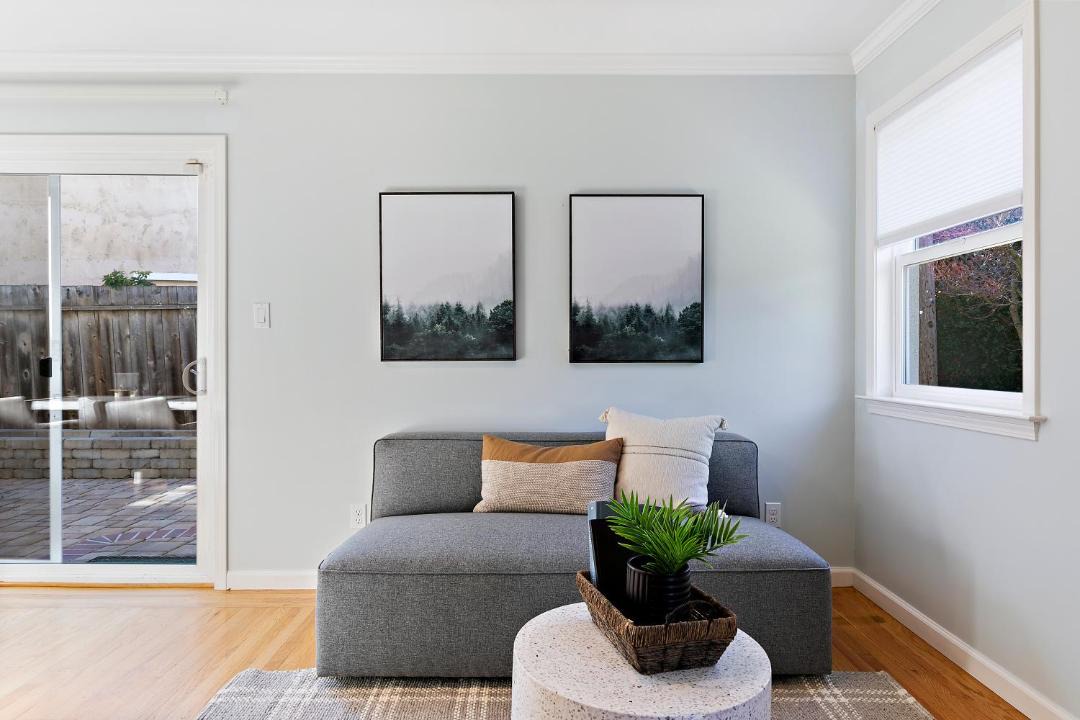 Photo of Livingroom in Farm Hills