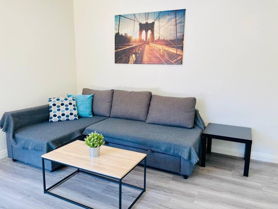 Photo of Livingroom in Orange