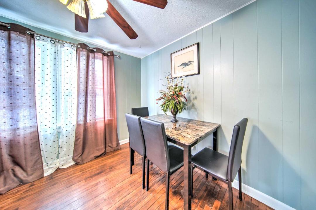 Photo of Livingroom in Eastlake