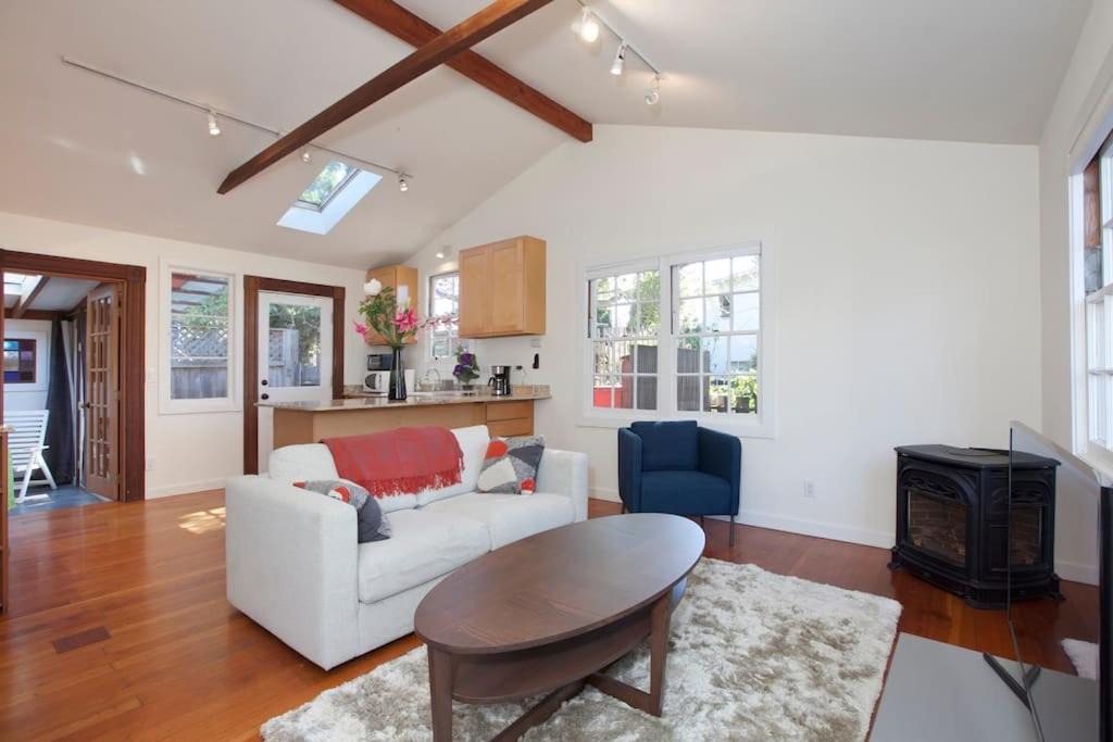 Photo of Livingroom in Poets Corner