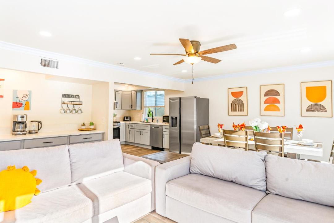 Photo of Livingroom in Santa Ana Heights