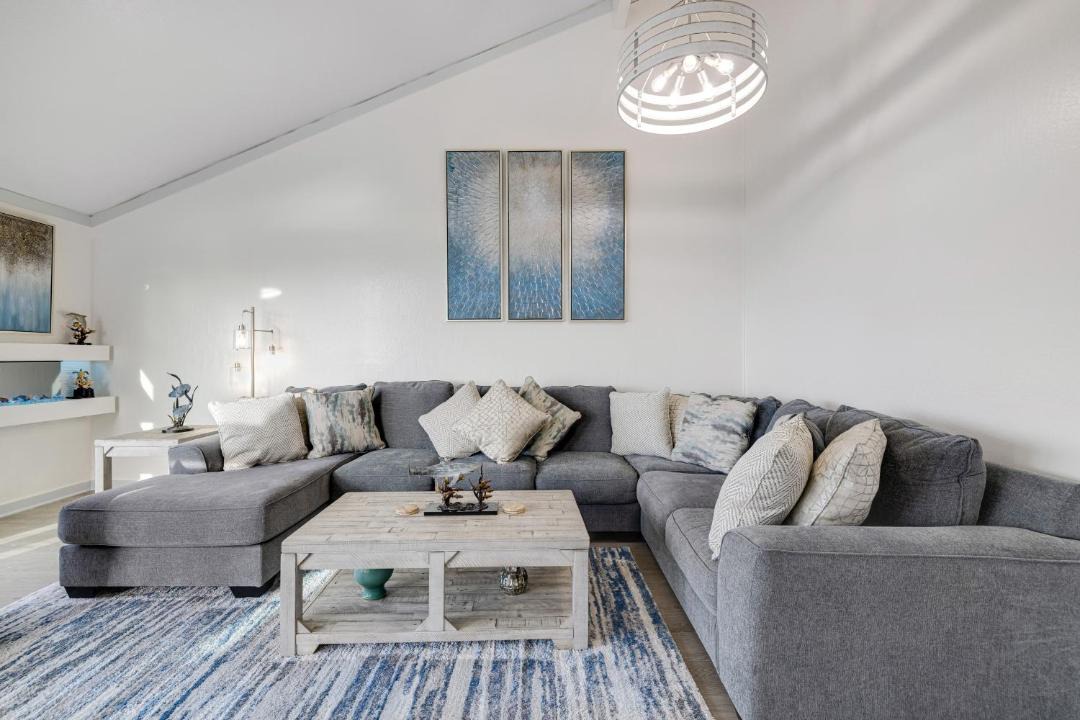 Photo of Livingroom in Castroville