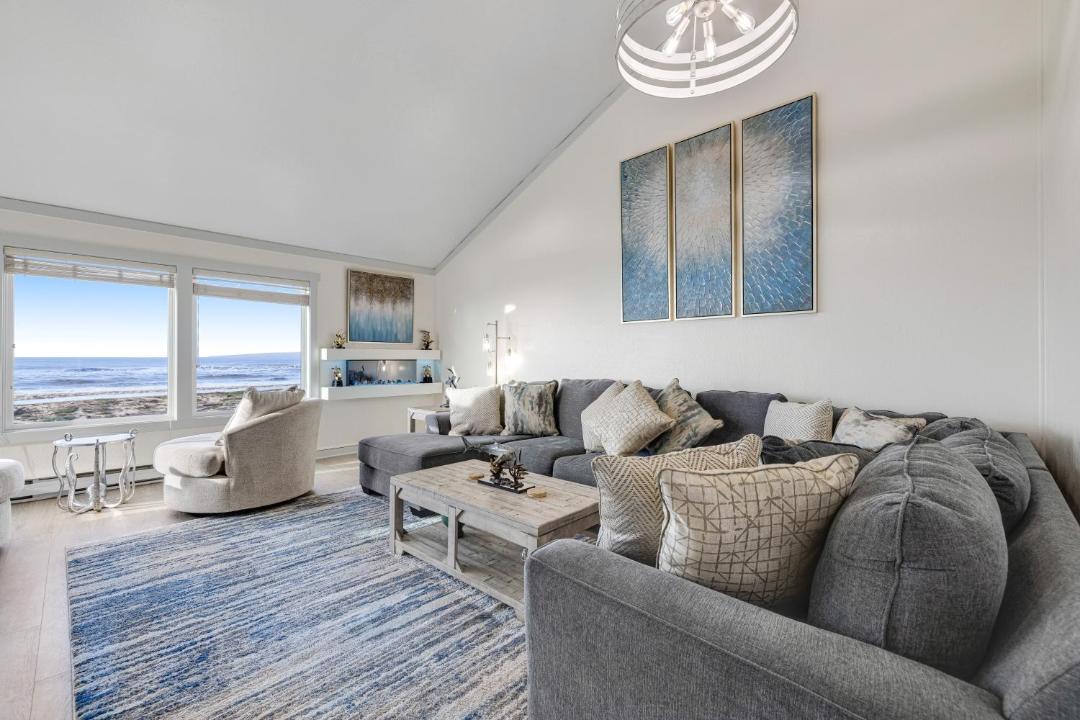 Photo of Livingroom in Castroville