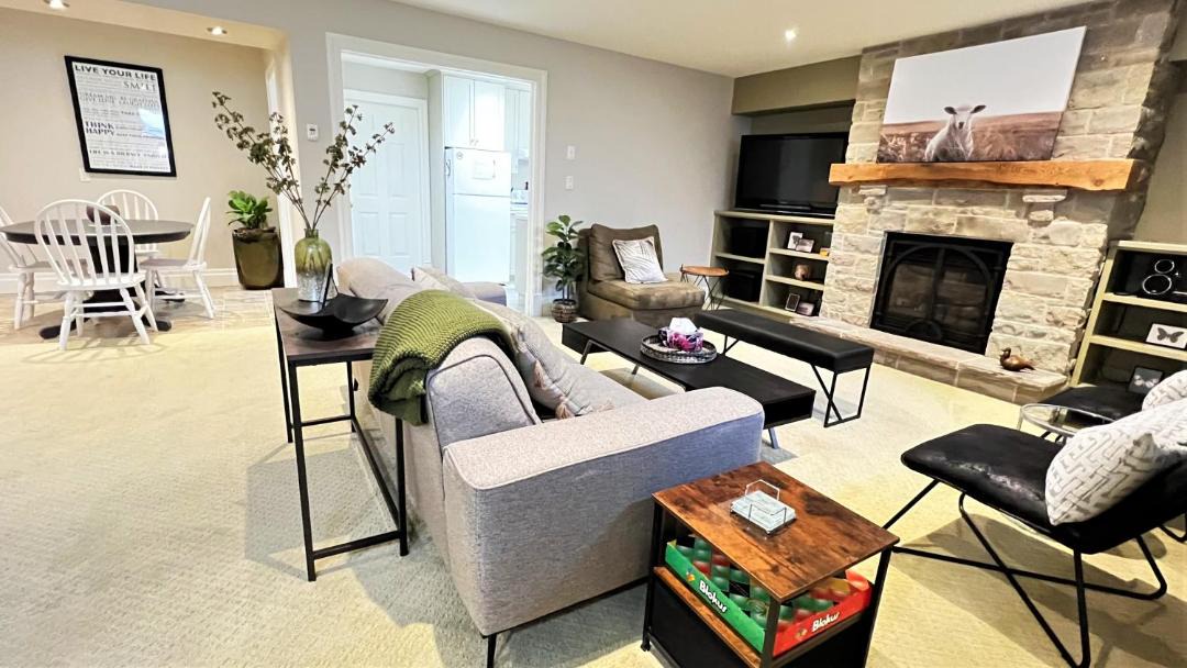 Photo of Livingroom in Guelph/Eramosa