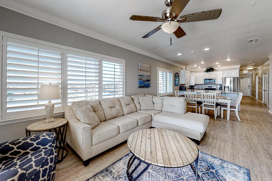Photo of Livingroom in Orange Beach East