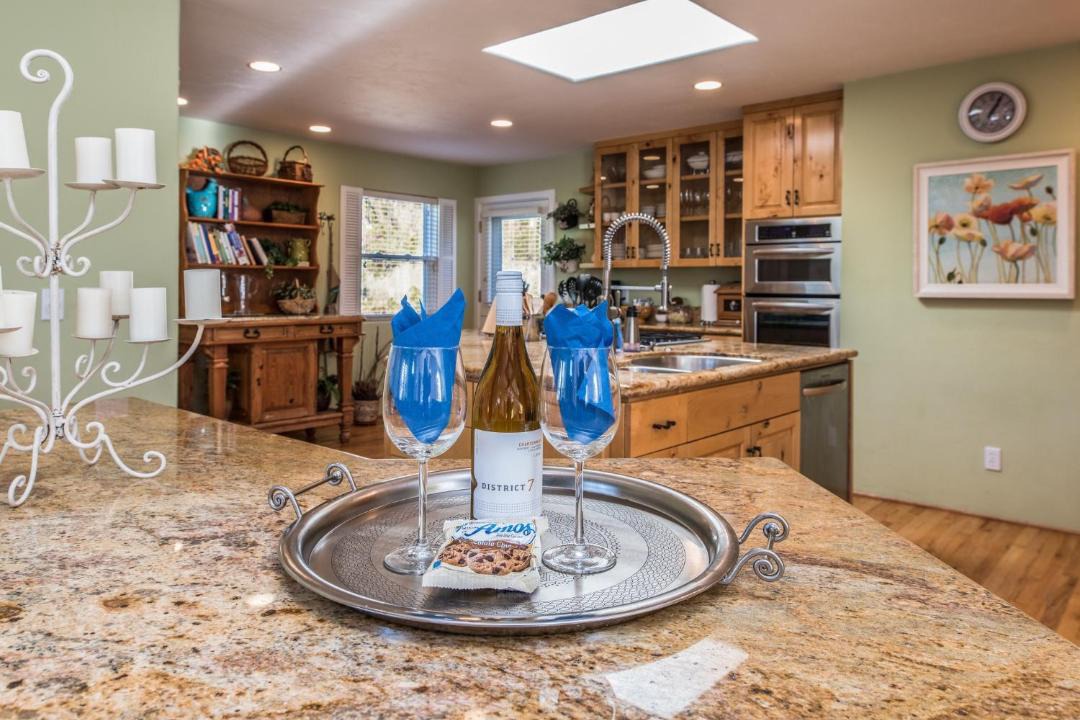 Photo of Livingroom in Del Rey Oaks