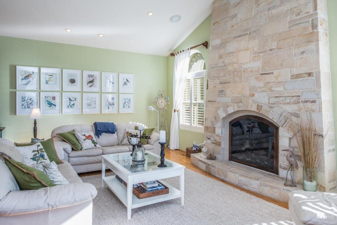 Photo of Livingroom in Del Rey Oaks