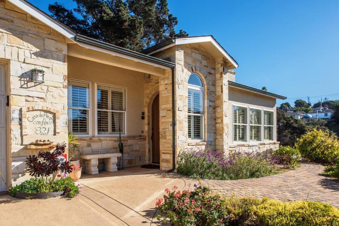 Photo of Buildings in Del Rey Oaks