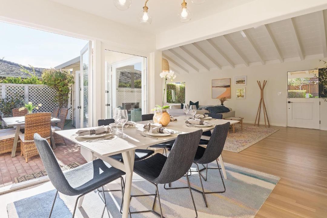 Photo of Livingroom in Carmel Point