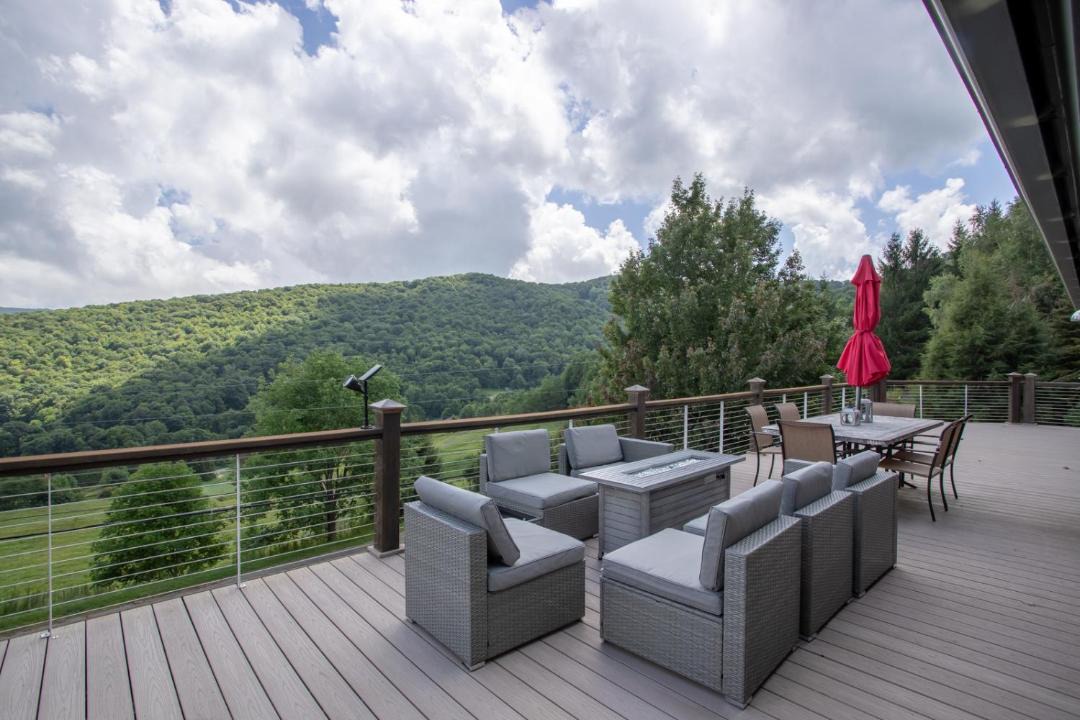 Photo of Patio Balcony in Seven Devils