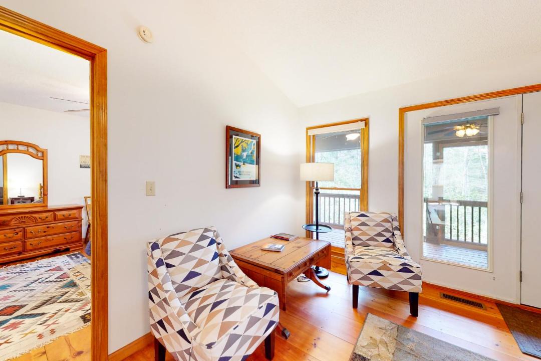 Photo of Livingroom in Winfield Cove