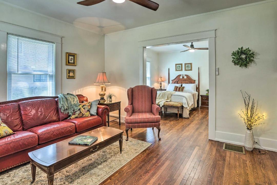 Photo of Livingroom in Forest Park