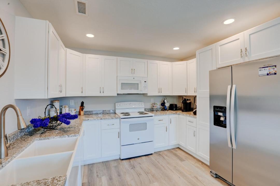 Photo of Kitchen in Waves
