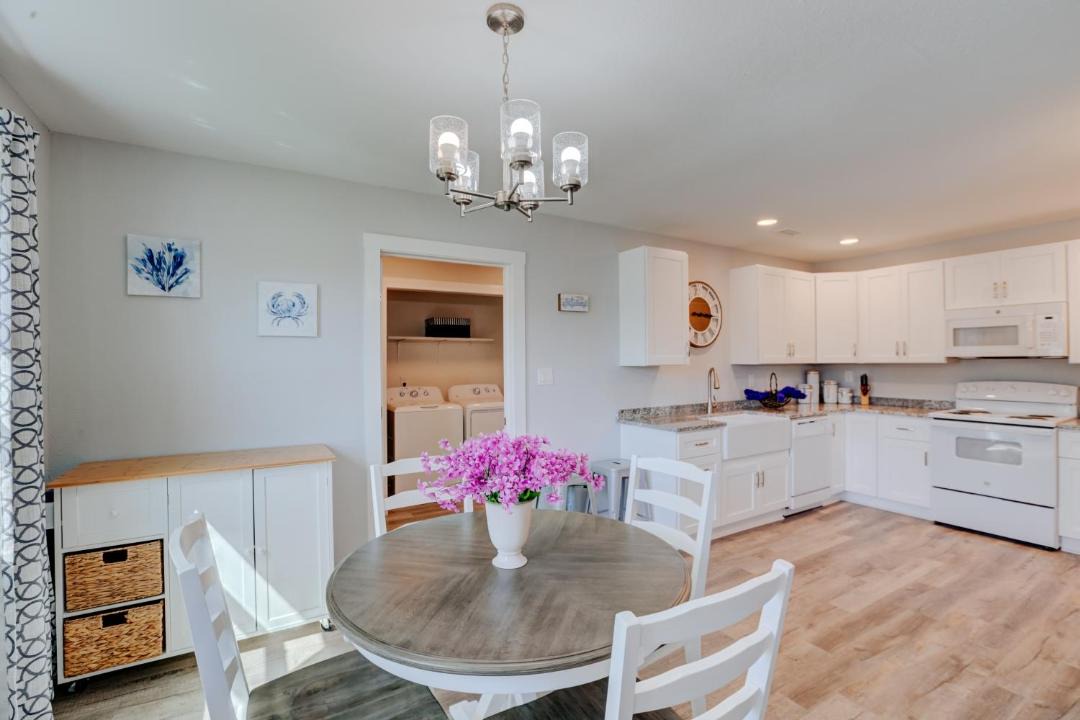 Photo of Kitchen in Waves