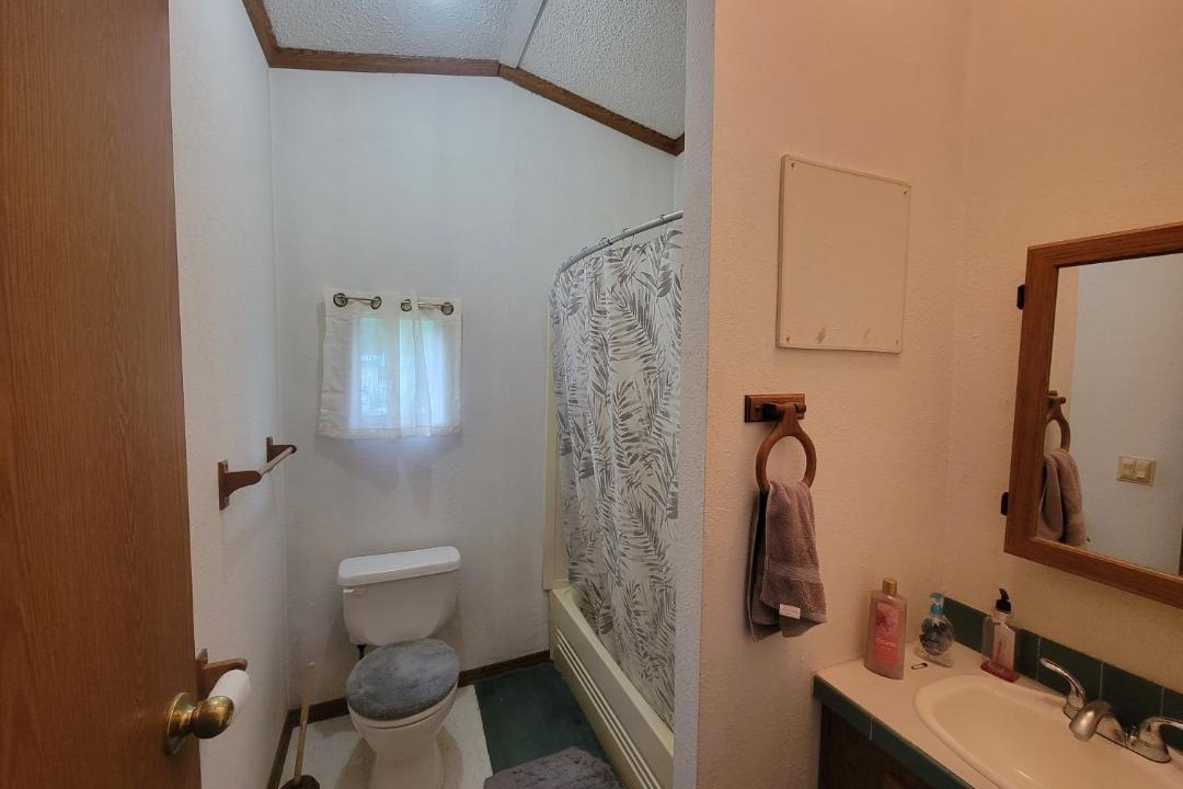 Photo of Bathroom in Pymatuning South