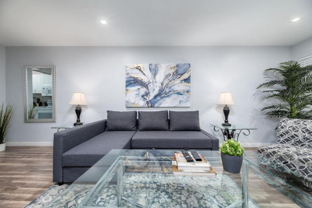 Photo of Livingroom in Middle River Terrace