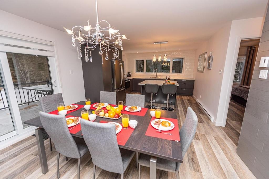 Photo of Livingroom in Petite-Riviere-Saint-Francois