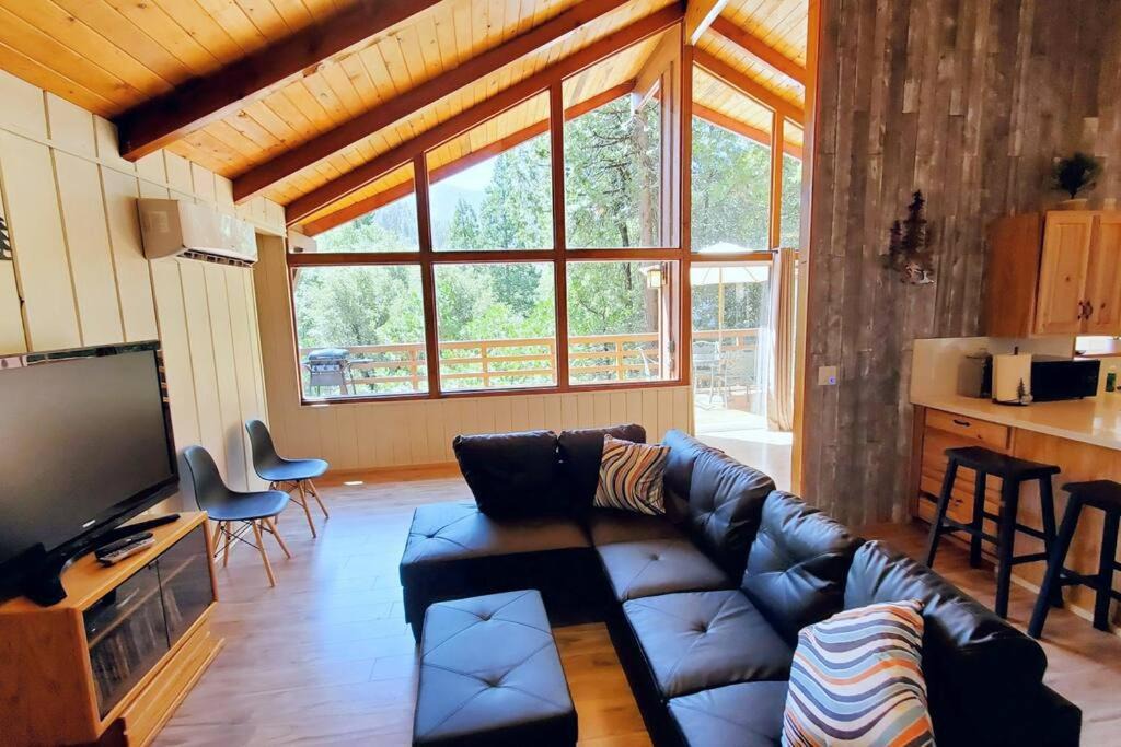 Photo of Livingroom in Camp Nelson