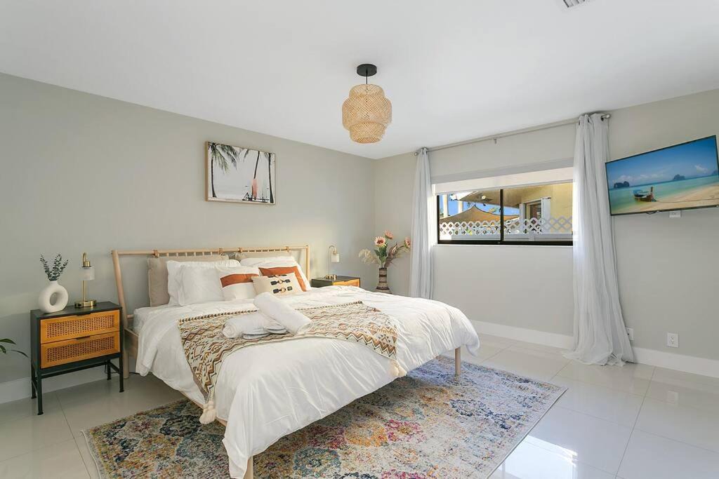 Photo of Bedroom in Dania Beach