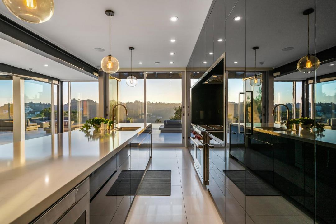 Photo of Others in Hollywood Hills West