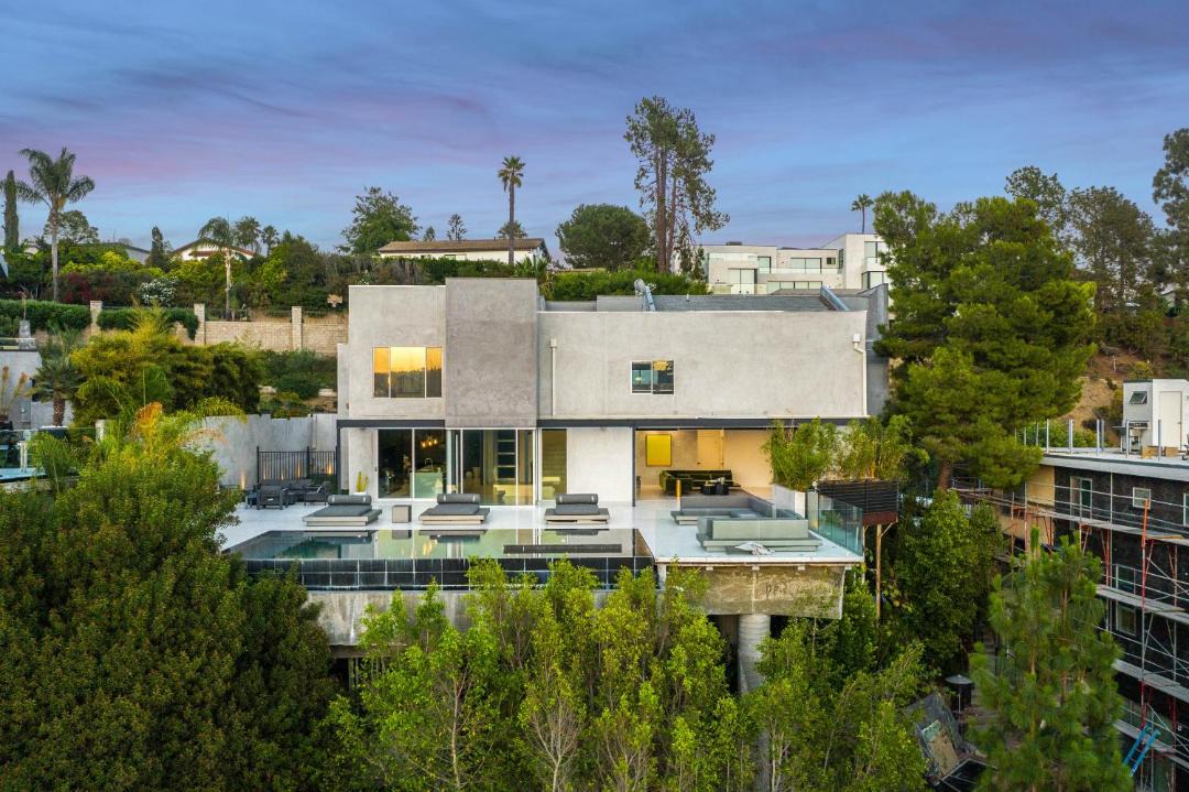 Photo of Buildings in Hollywood Hills West