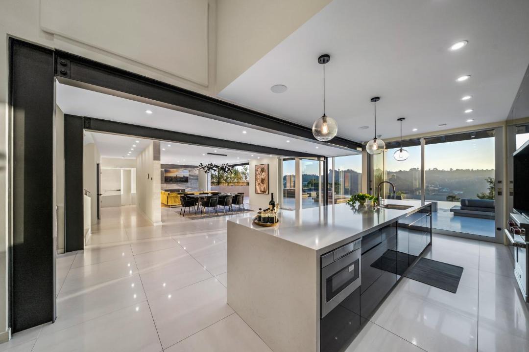 Photo of Others in Hollywood Hills West