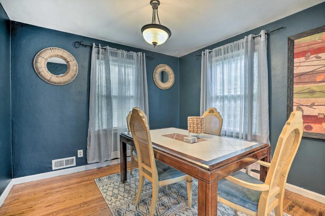 Photo of Livingroom in Eastside