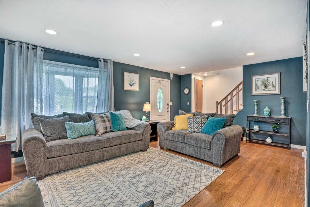 Photo of Livingroom in Eastside