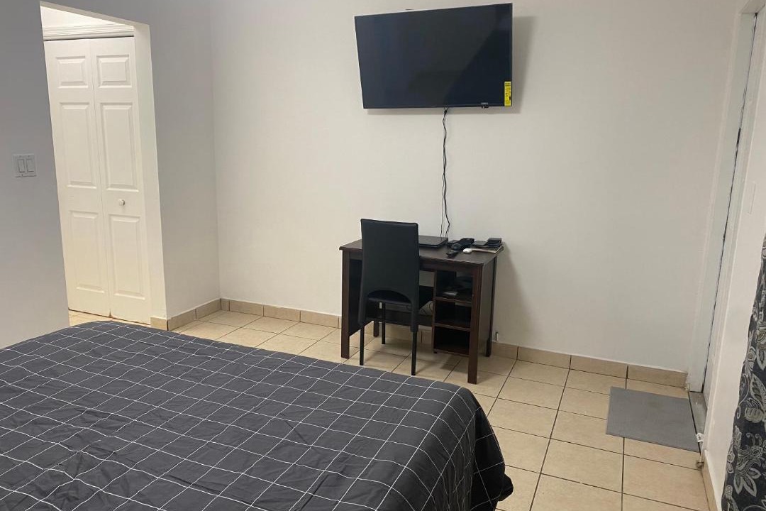 Photo of Bedroom in Hallandale Beach