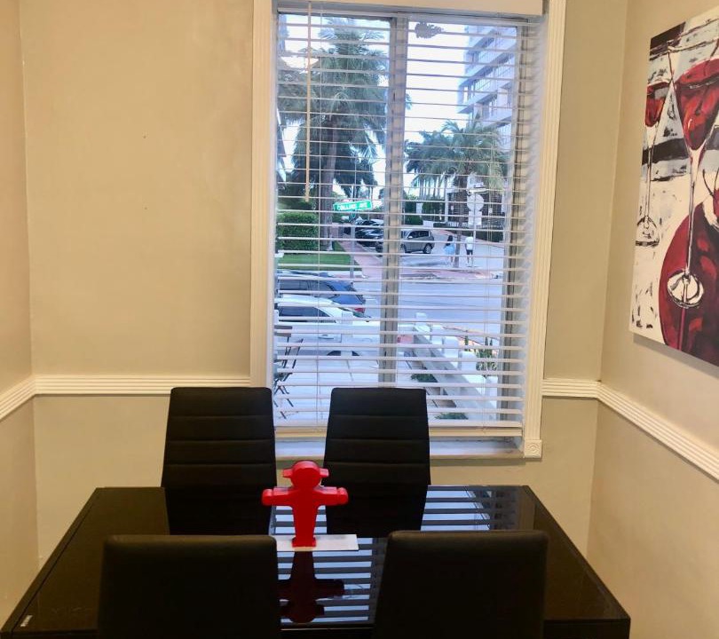 Photo of Livingroom in Mid Beach