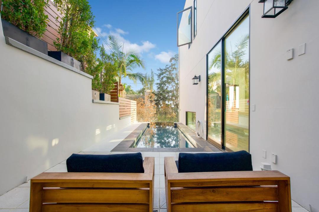Photo of Others in Hollywood Hills West