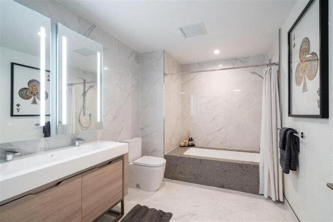 Photo of Bathroom in Downtown Los Angeles