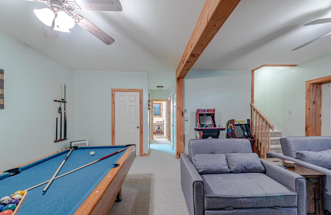 Photo of Livingroom in Seven Devils