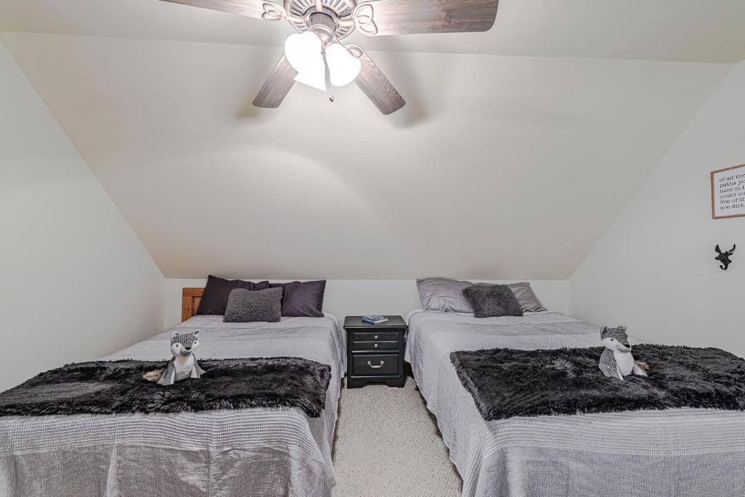 Photo of Bedroom in Seven Devils