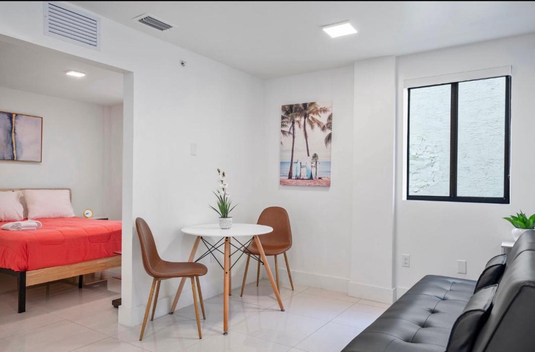 Photo of Livingroom in Coral Way