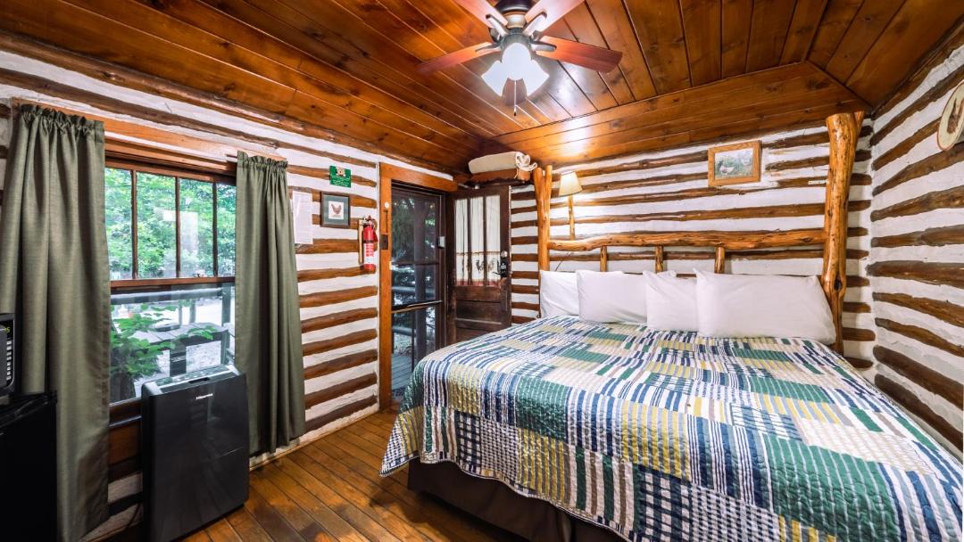 Photo of Bedroom in Woodfin