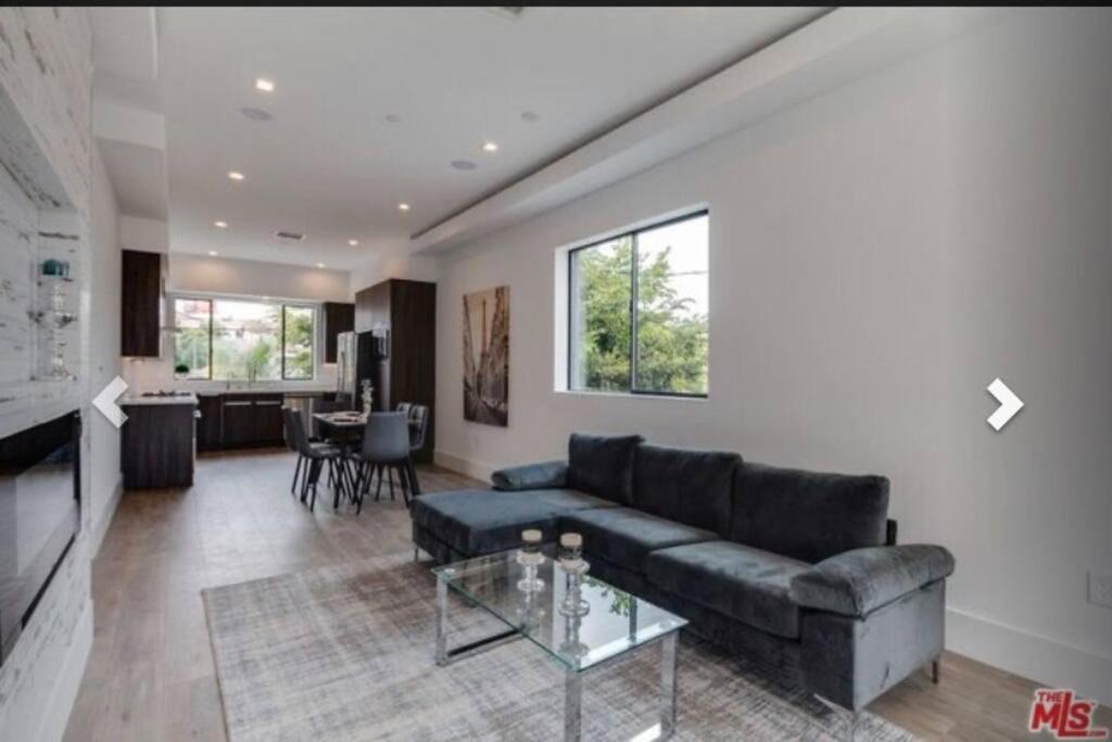Photo of Livingroom in Mid City