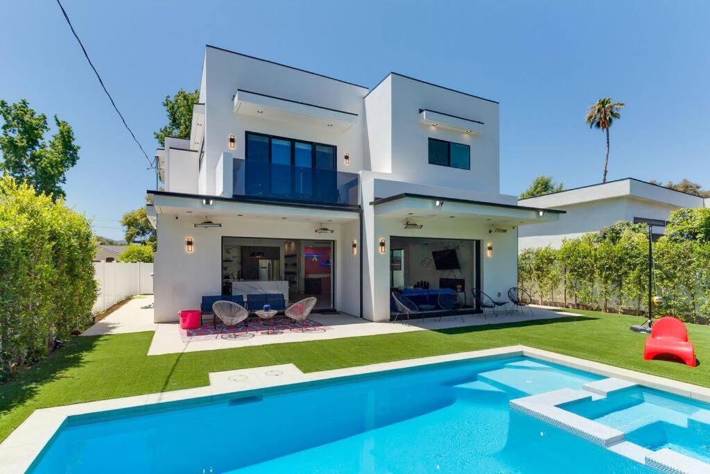 Photo of Outdoor in Encino
