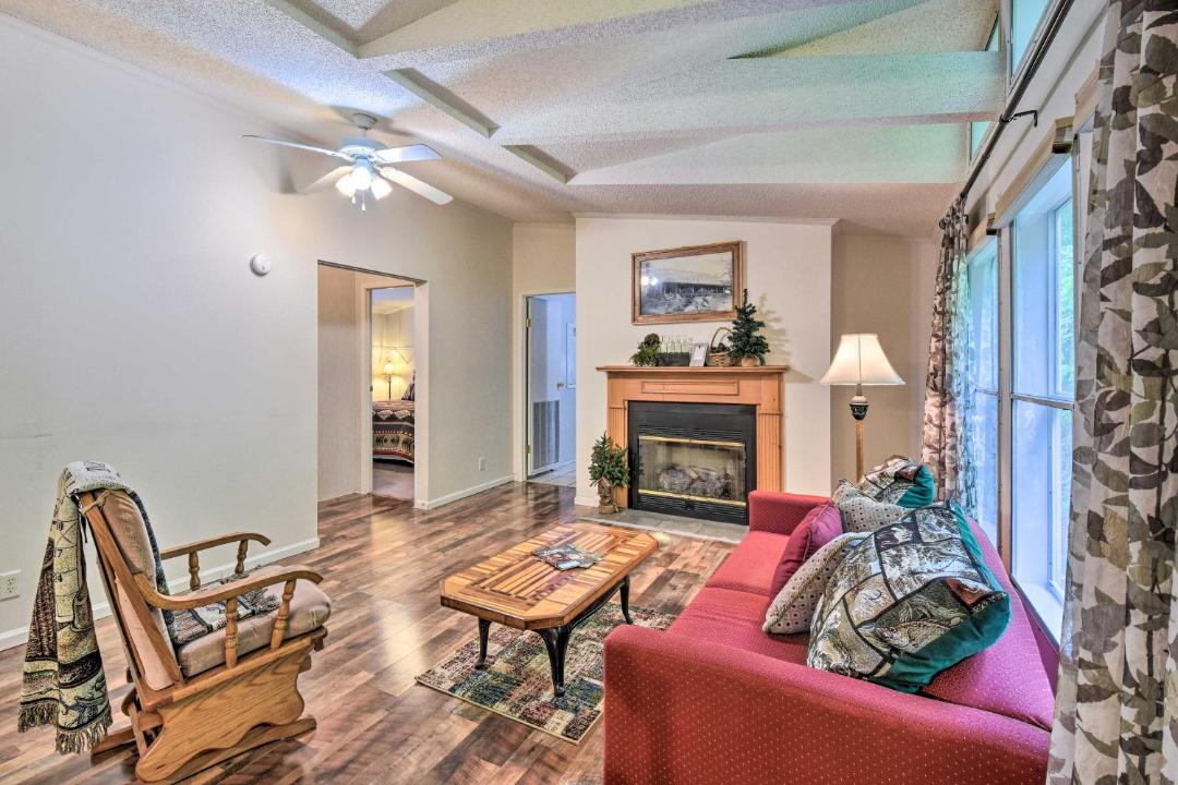 Photo of Livingroom in Robbinsville