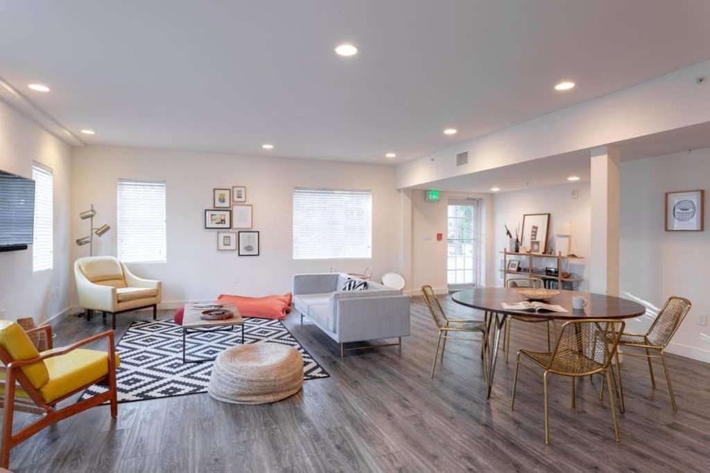 Photo of Livingroom in South Pointe